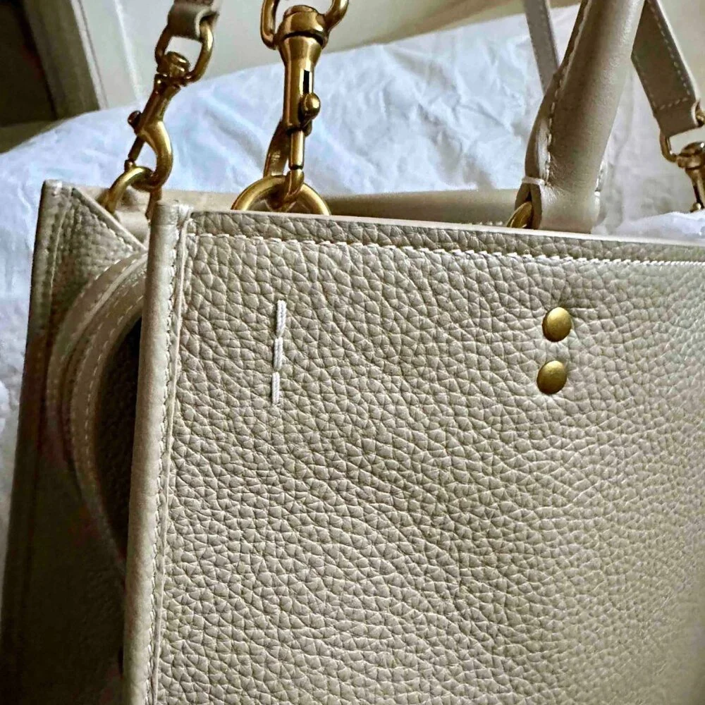 New QUINCE Italian Leather Medium Convertible Satchel Taupe 3way bag - Picture 8 of 16